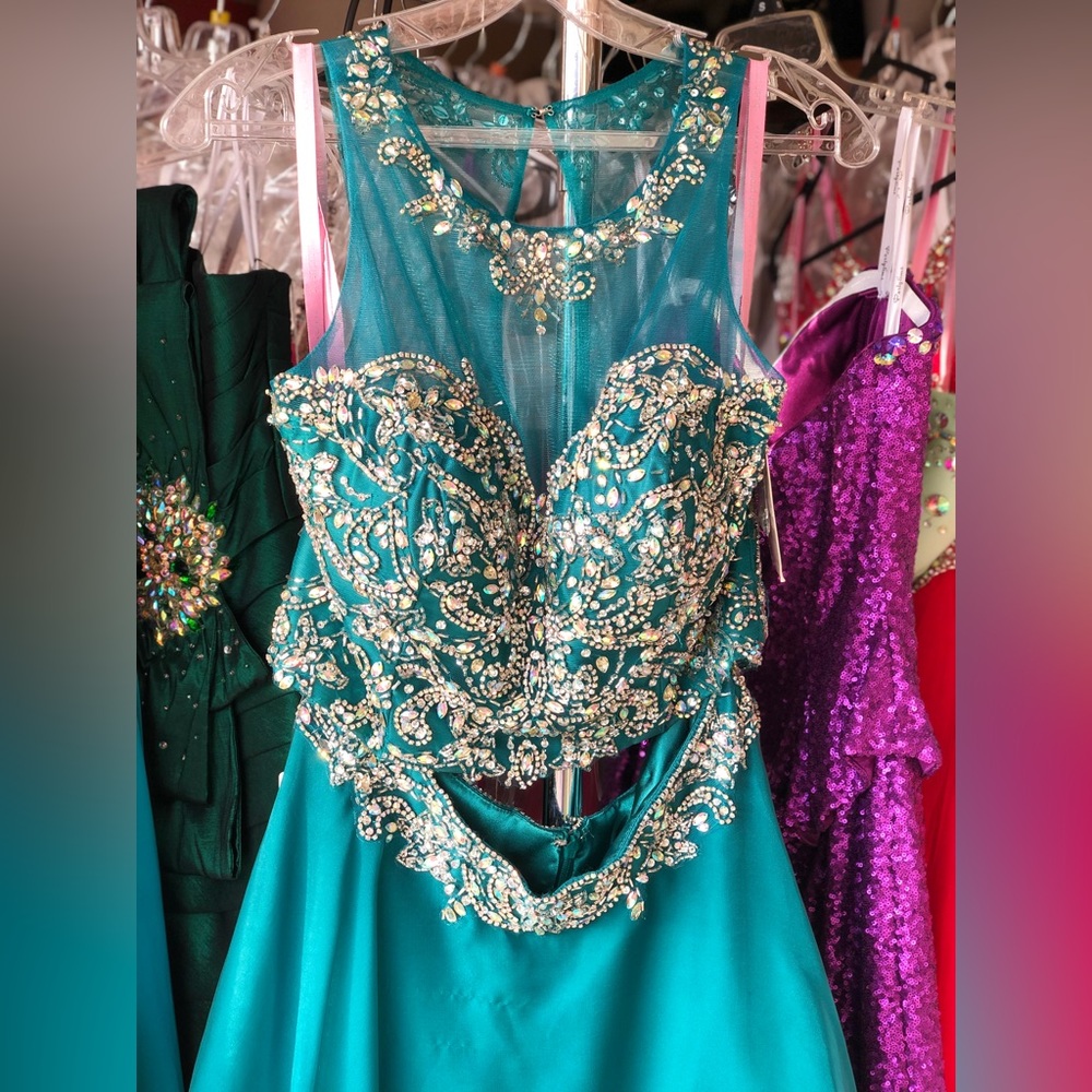 Blush Prom EverGreen 2-piece short dress size 8